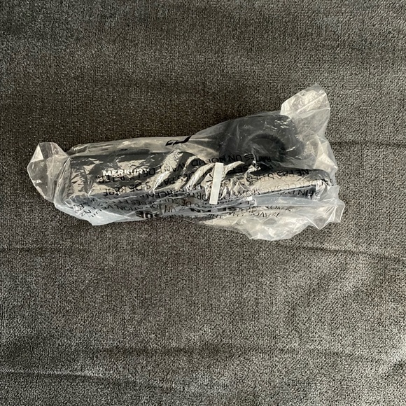 Merkury iPhobe, AirPods and Apple Watch Charging Stand—NWOT - Picture 2 of 4